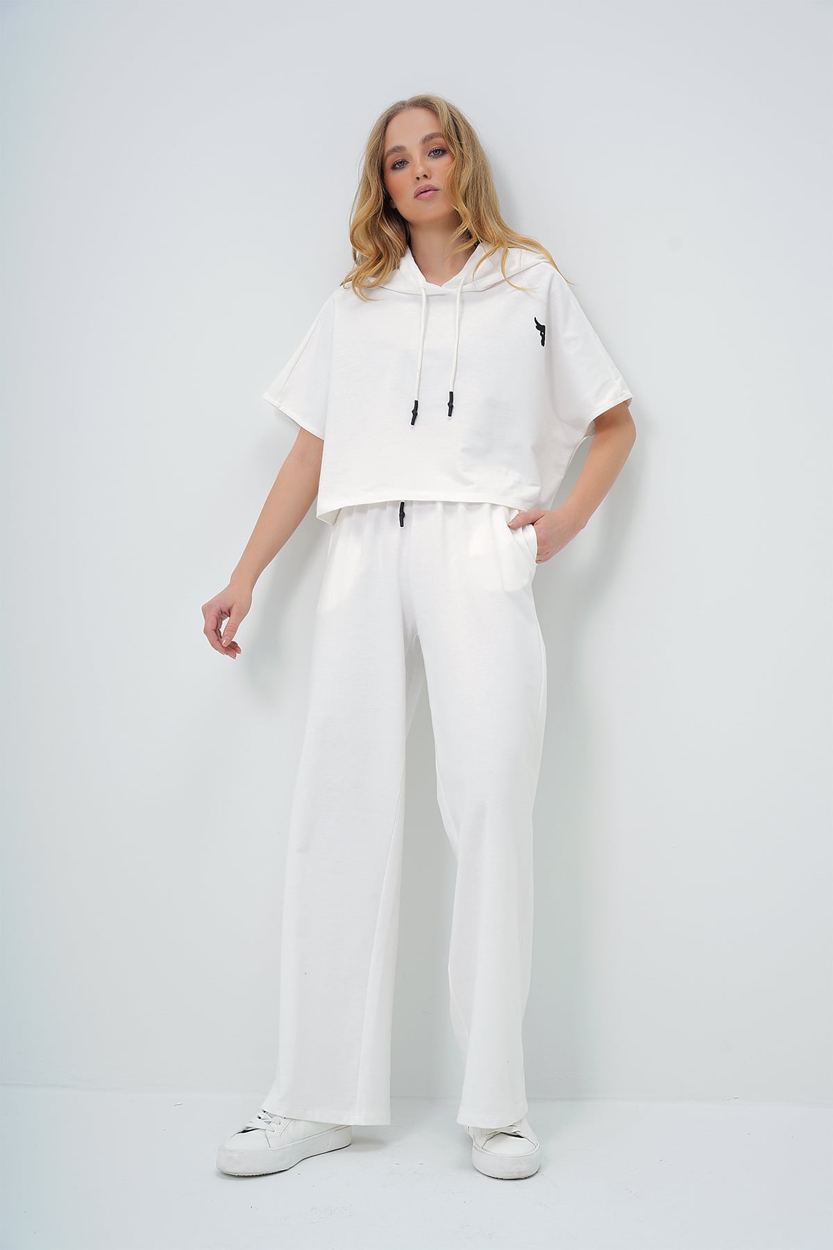 Kapüşonlu Oversize Crop Ve Çift Cepli Pantolon Takım - BEYAZ