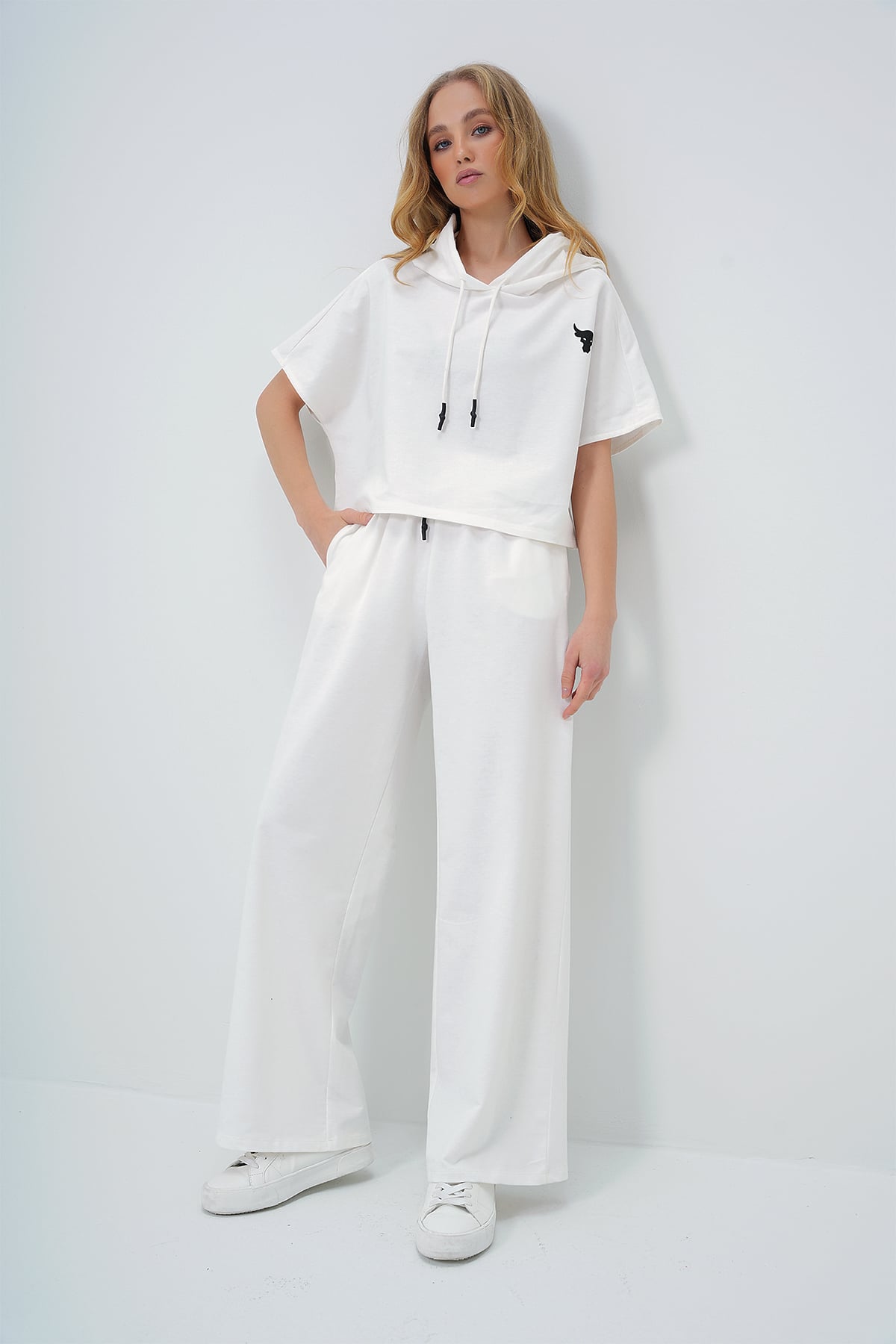 Kapüşonlu Oversize Crop Ve Çift Cepli Pantolon Takım - BEYAZ