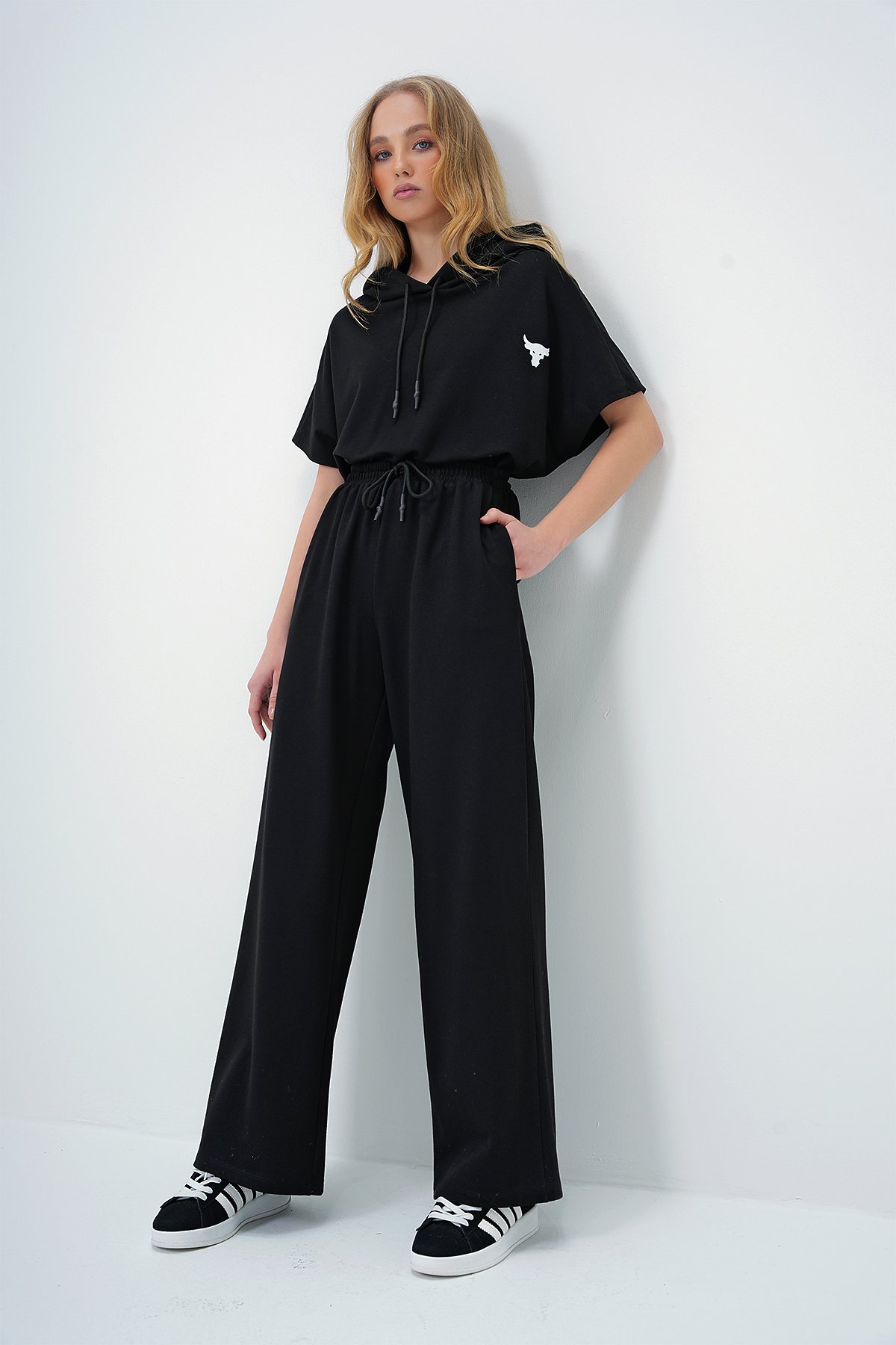 Kapüşonlu Oversize Crop Ve Çift Cepli Pantolon Takım - SİYAH
