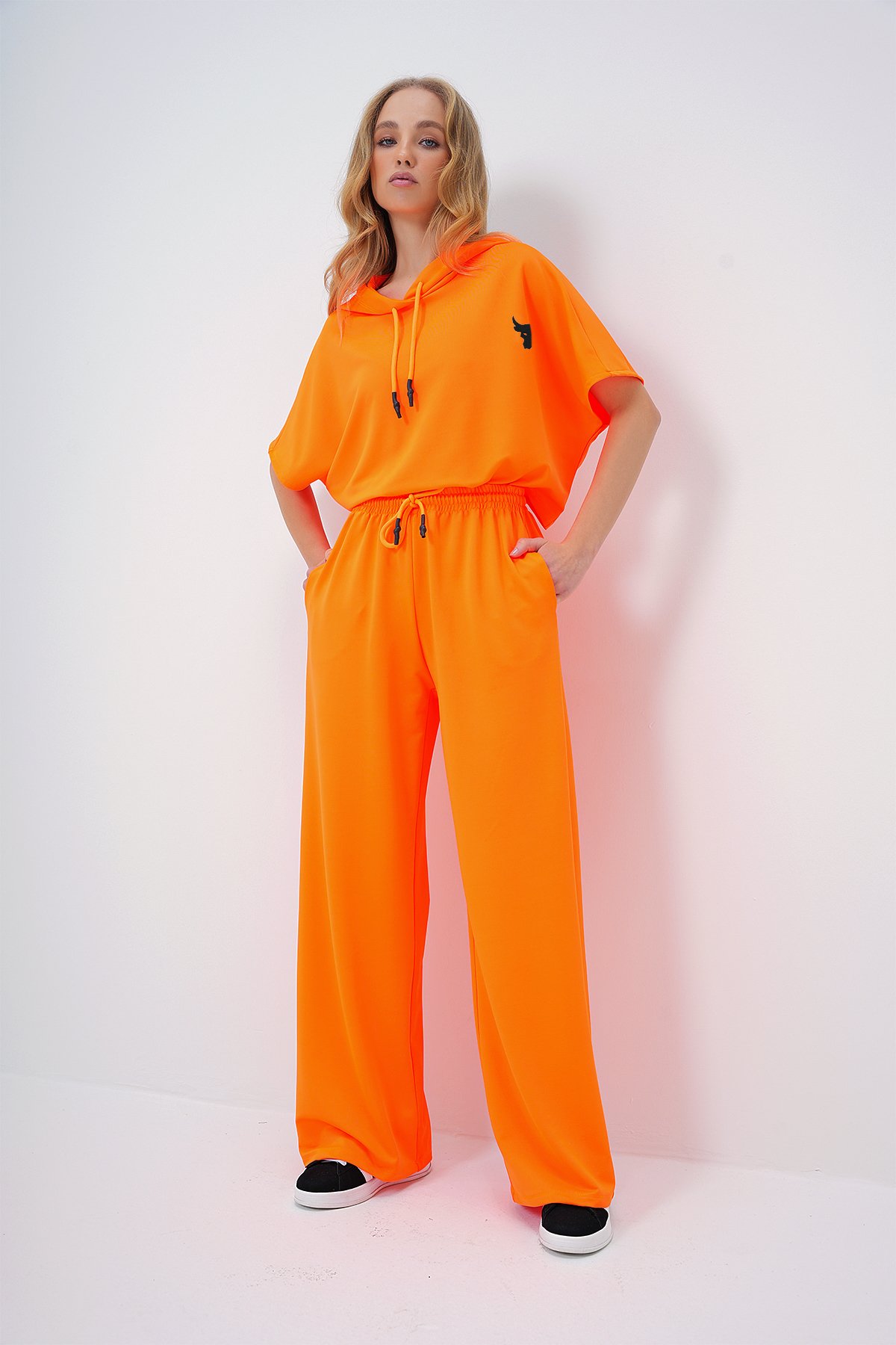 Kapüşonlu Oversize Crop Ve Çift Cepli Pantolon Takım - Neon Turuncu