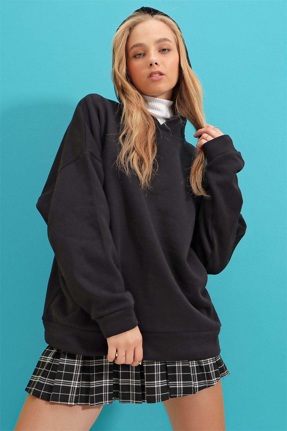 Kapüşonlu Oversize Kalın Basen Boy 3 İplik Şardonlu Sweatshirt - Siyah