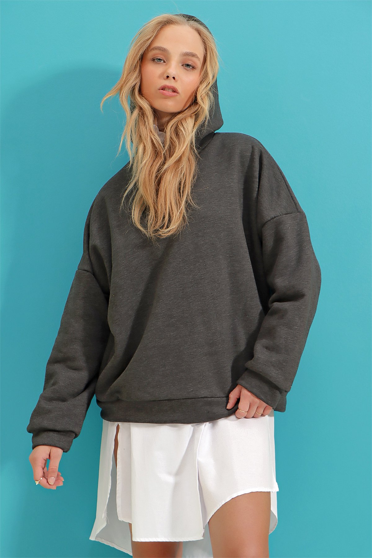 Kapüşonlu Oversize Kalın Basen Boy 3 İplik Şardonlu Sweatshirt - Antrasit