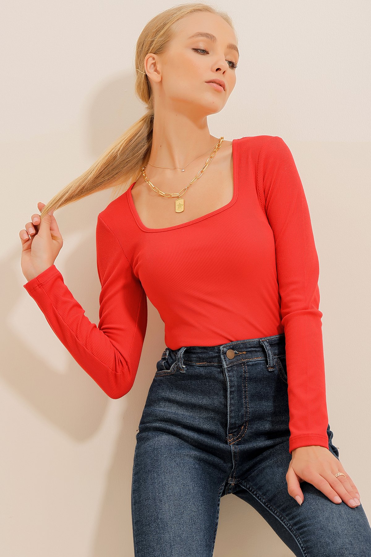 Kare Yaka Basic Fitilli Bluz - Kırmızı