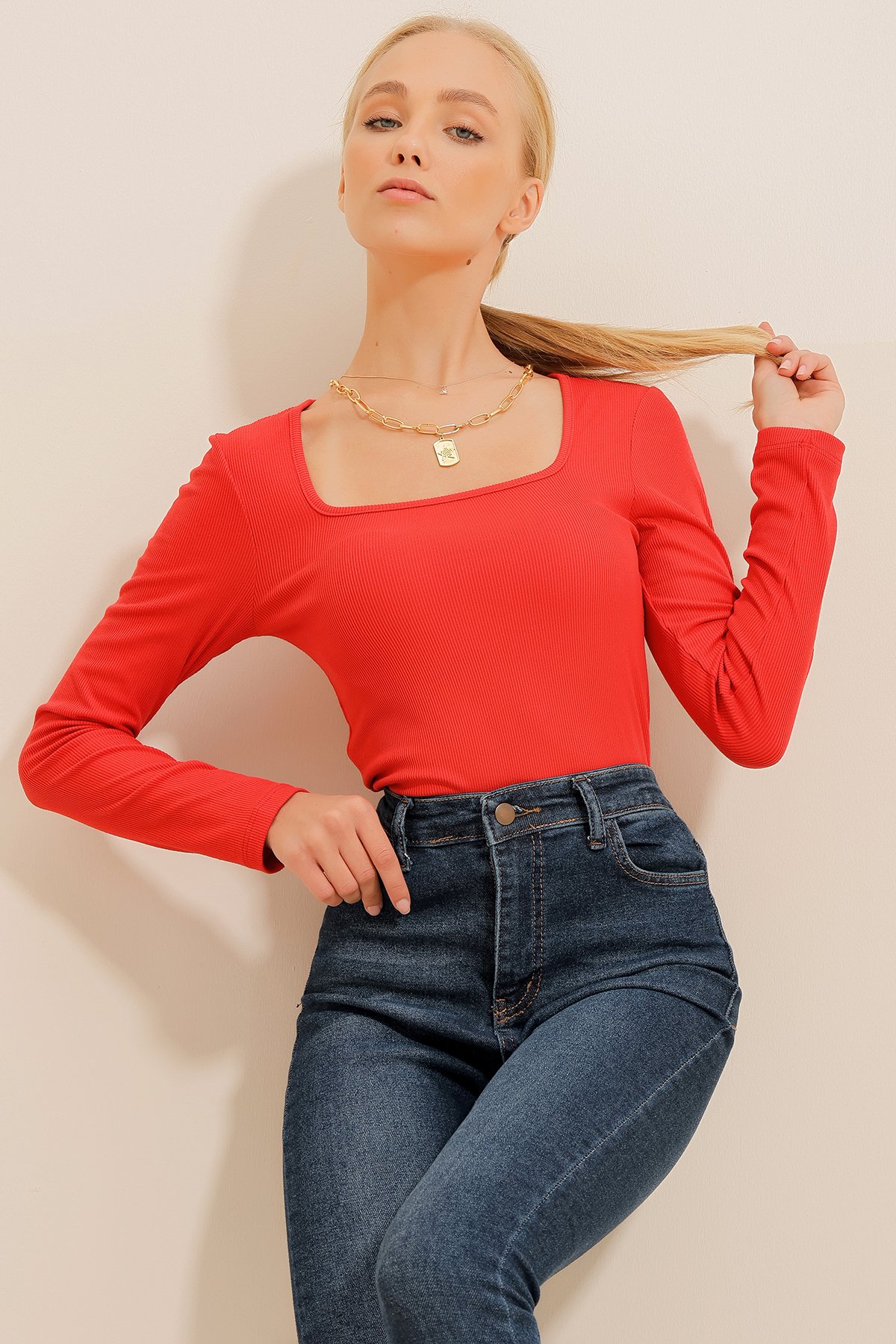 Kare Yaka Basic Fitilli Bluz - Kırmızı