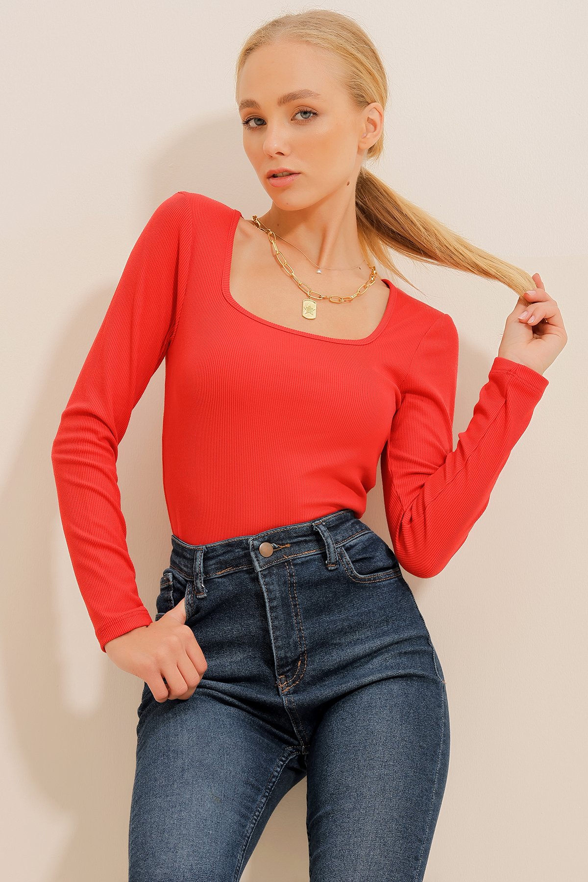Kare Yaka Basic Fitilli Bluz - Kırmızı