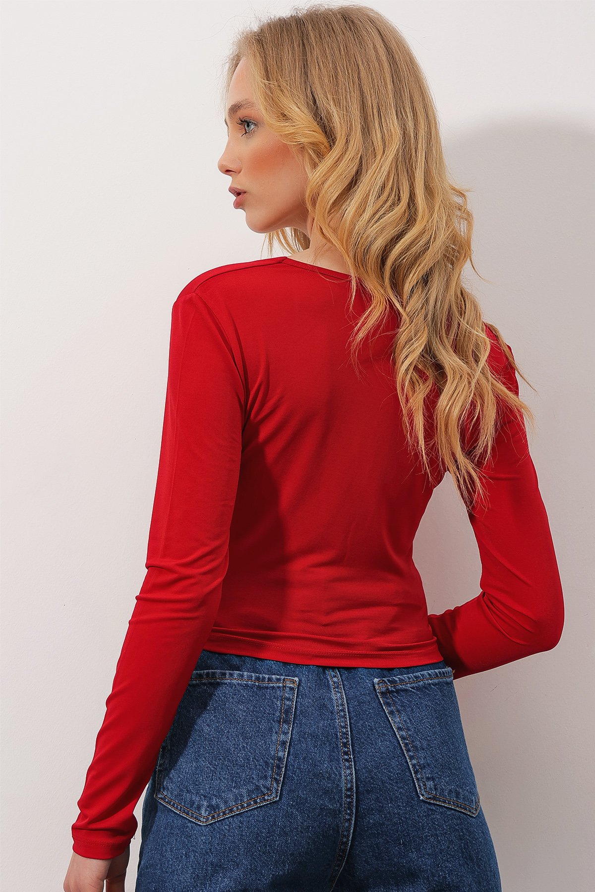 Kare Yaka Cut Out Kesim Crop Sandy Bluz - Kırmızı