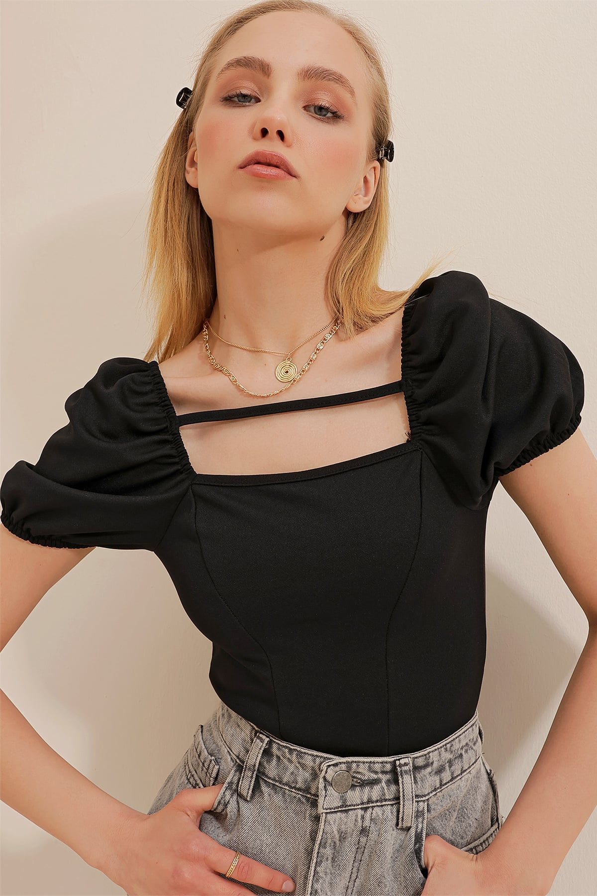 Kare Yaka Karpuz Kol Dikişli Crop Bluz - Siyah
