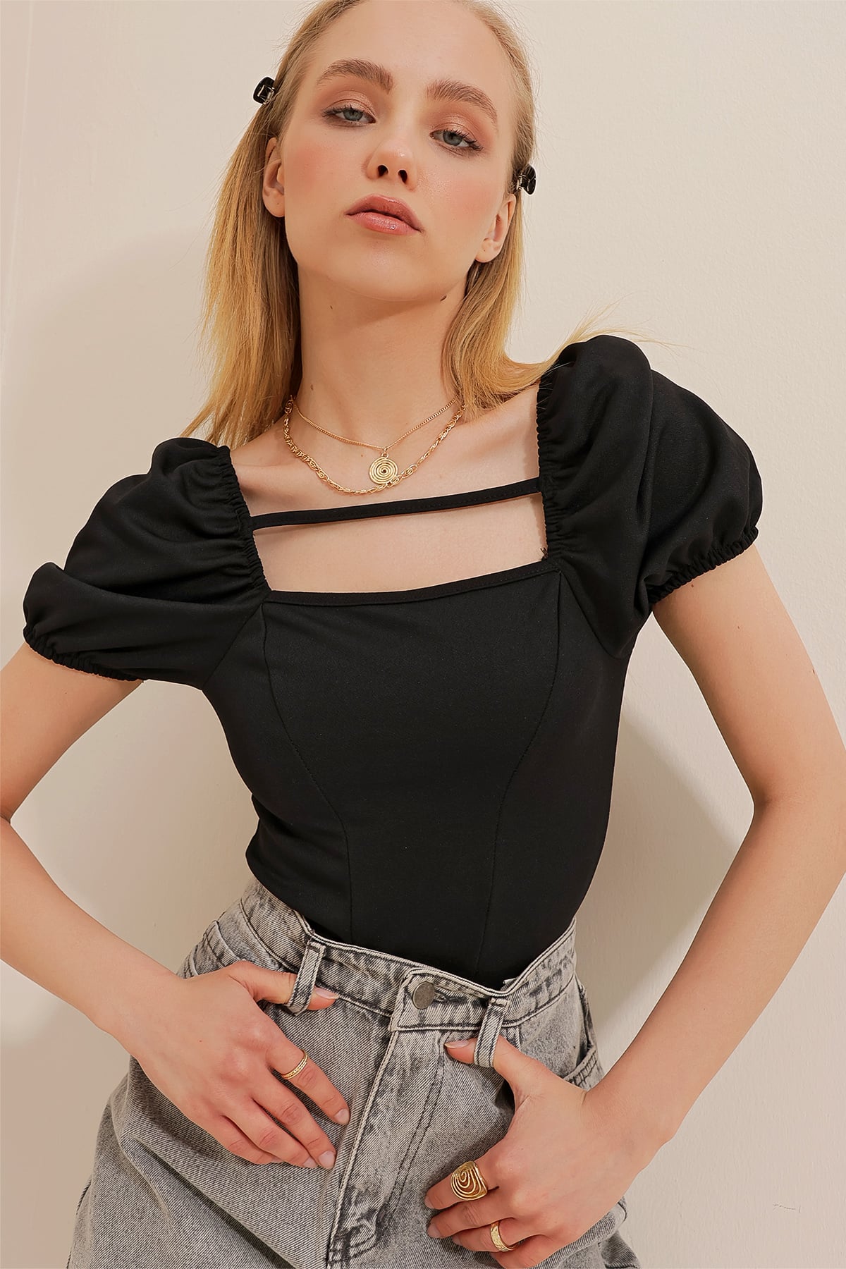 Kare Yaka Karpuz Kol Dikişli Crop Bluz - Siyah