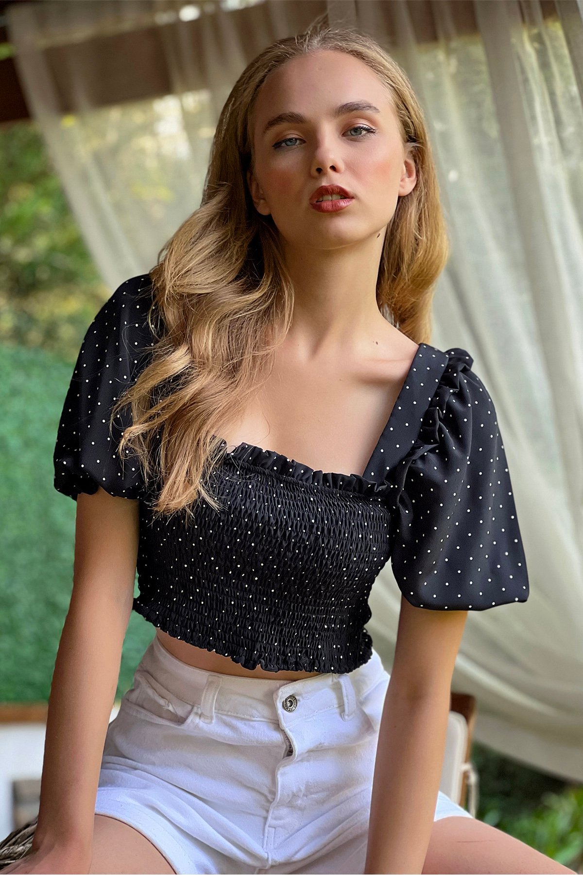 Kare Yaka Puantiyeli Gipeli Crop Bluz - Siyah