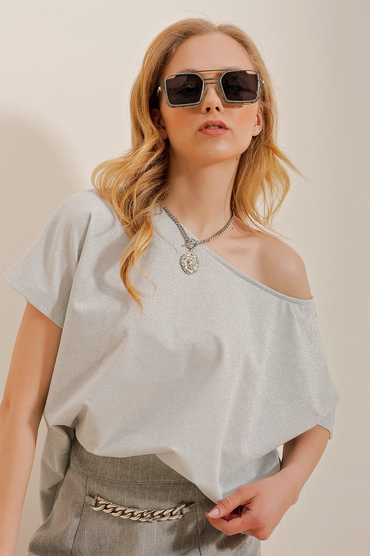 Kayık Yaka Bluz - Gri