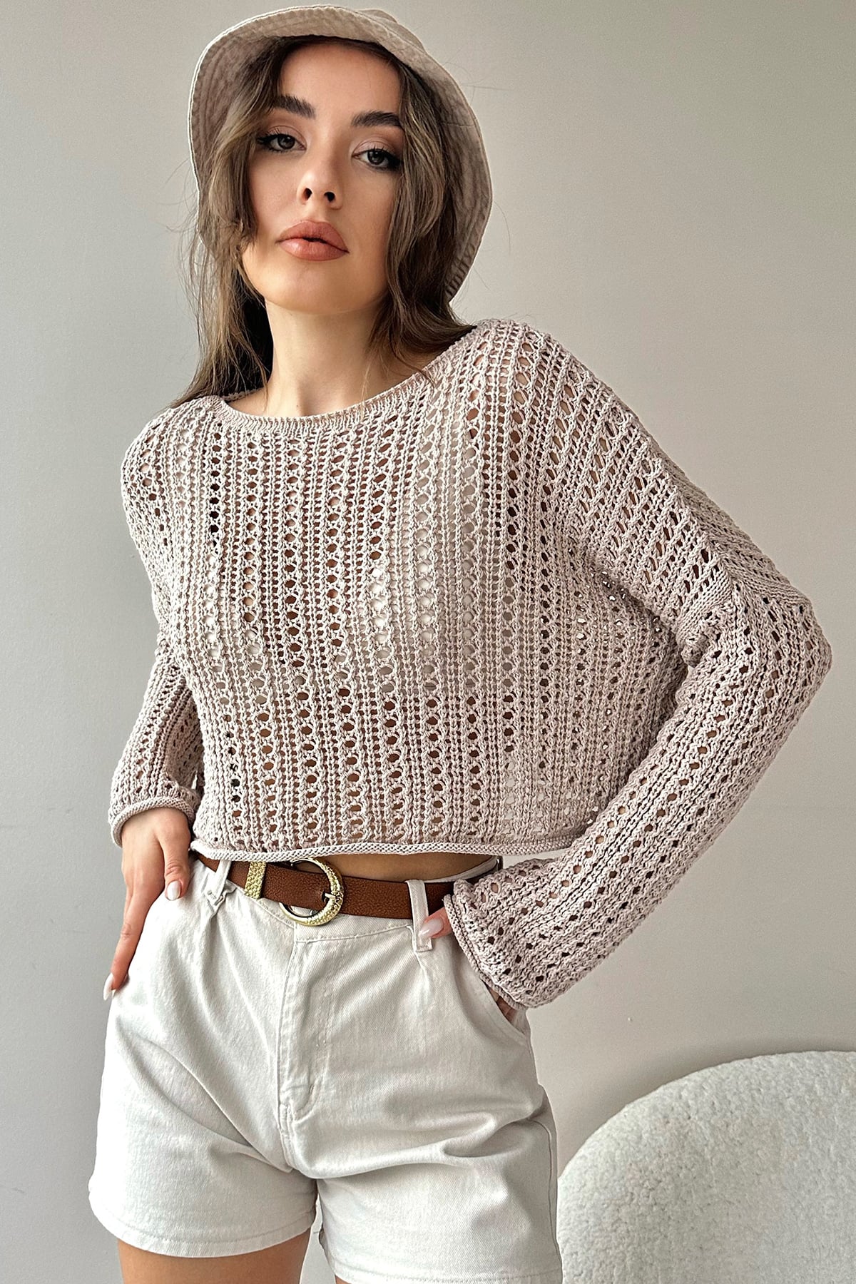 Kayık Yaka Delik Ajurlu Crop Triko Bluz - Kum Beji