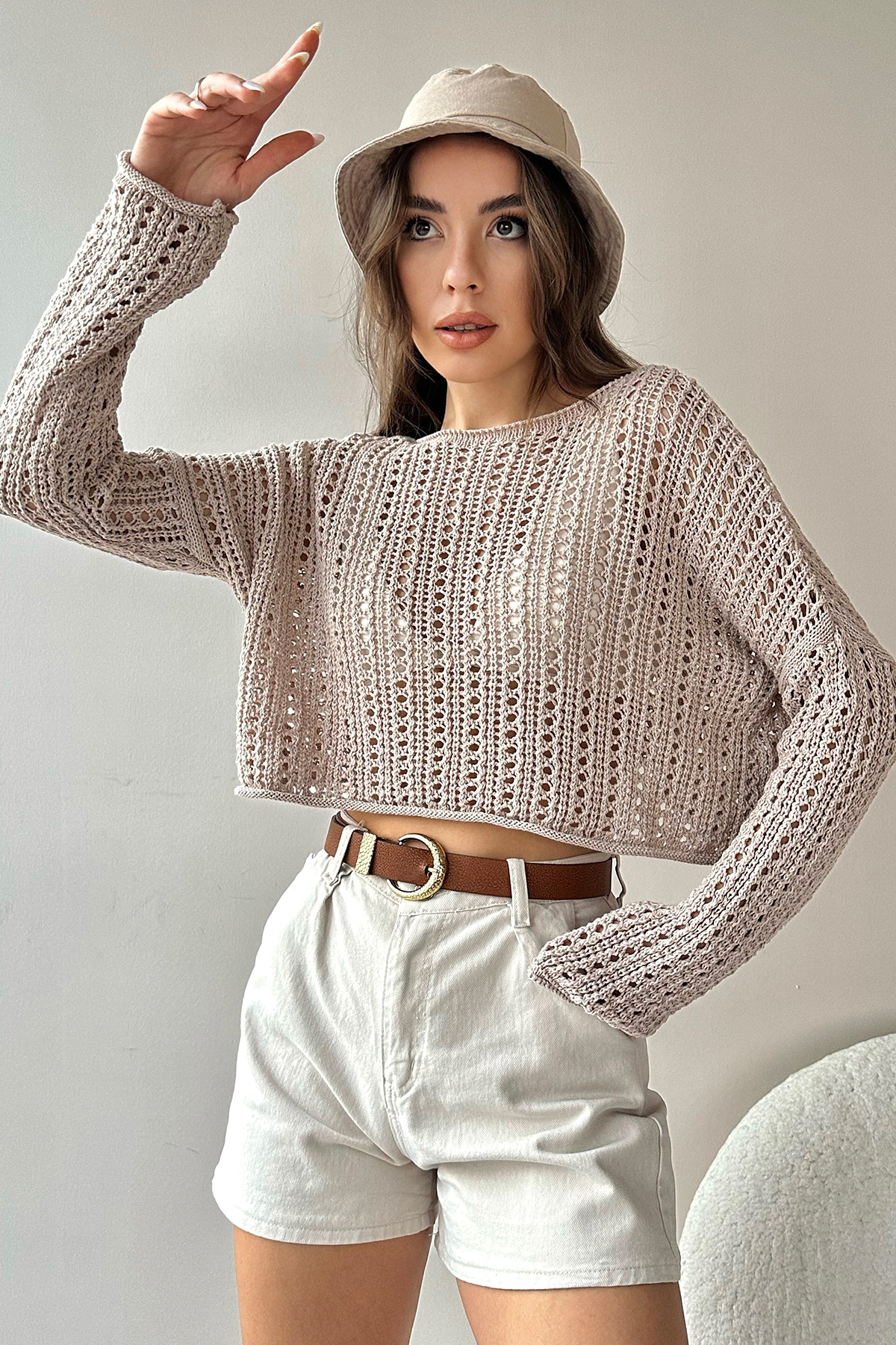 Kayık Yaka Delik Ajurlu Crop Triko Bluz - Kum Beji