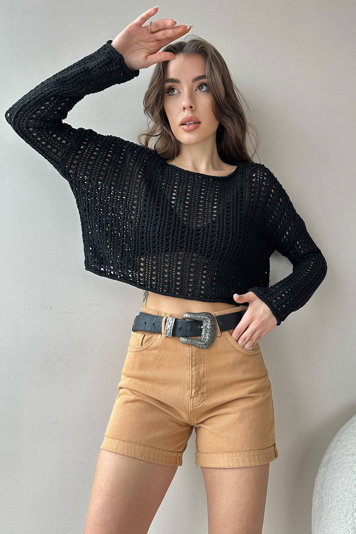 Kayık Yaka Delik Ajurlu Crop Triko Bluz - Siyah