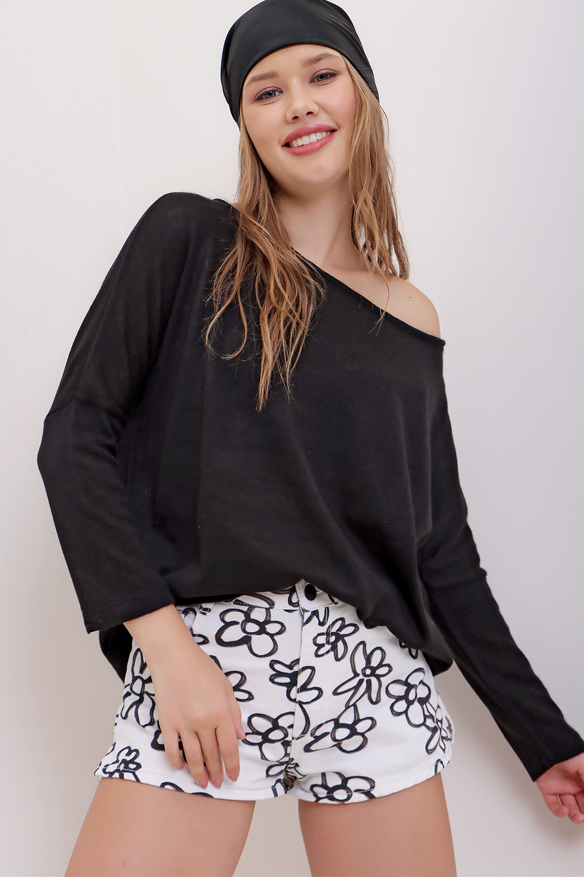 Kayık Yaka Oversize Triko Bluz - Siyah