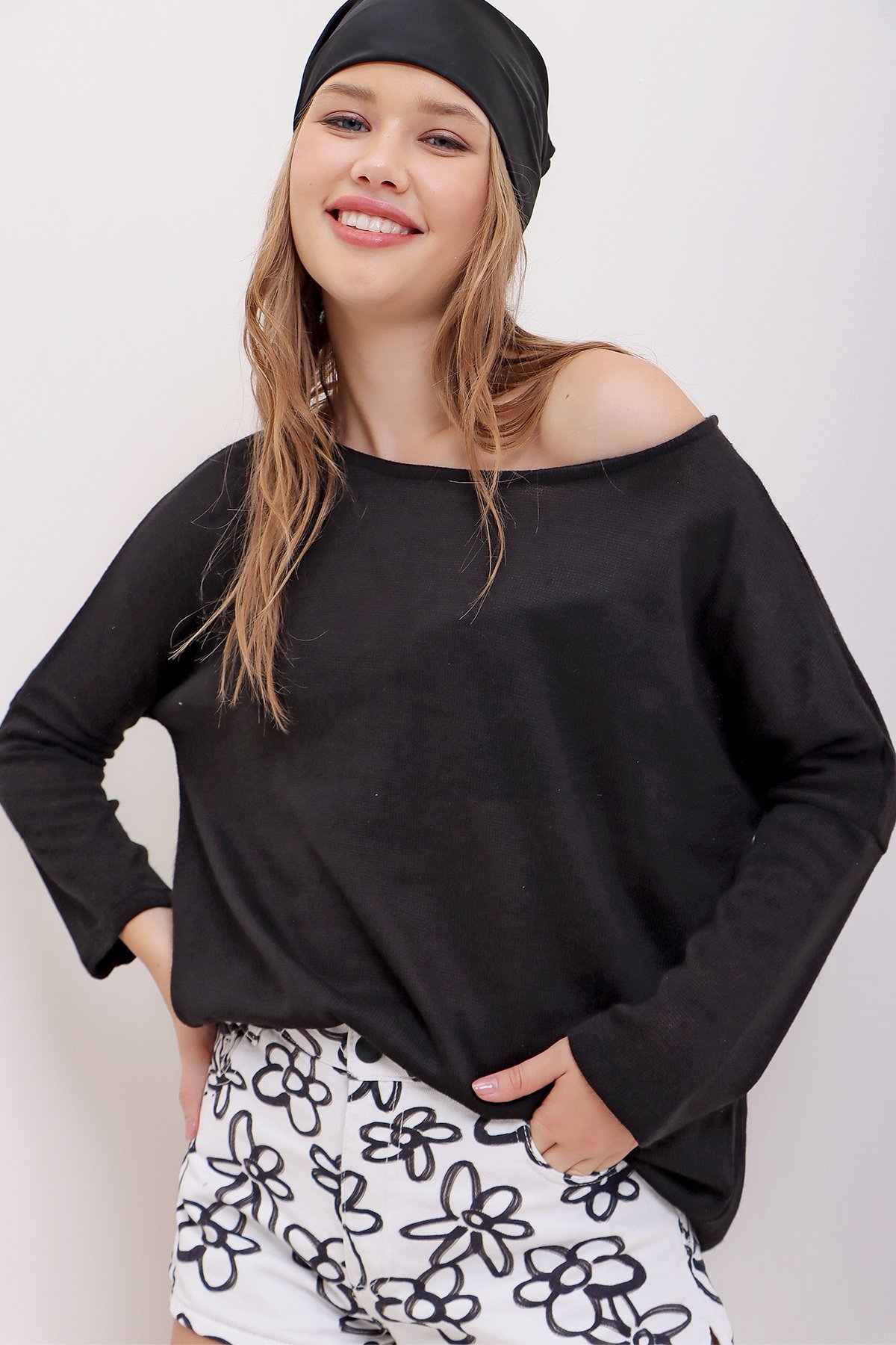 Kayık Yaka Oversize Triko Bluz - Siyah