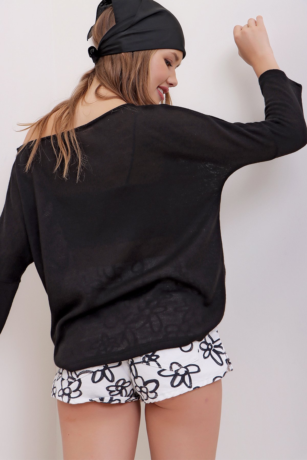 Kayık Yaka Oversize Triko Bluz - Siyah