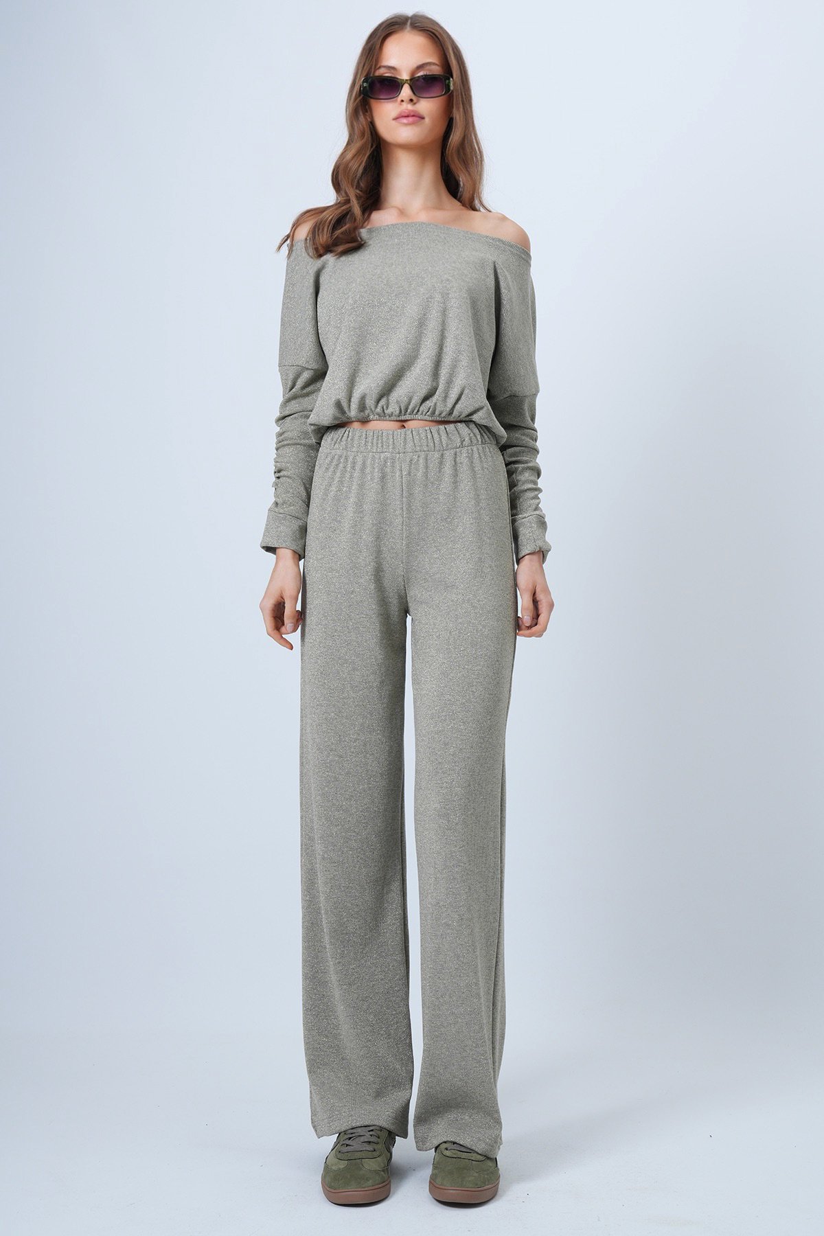 Kayık Yaka Simli Kolları Büzgü Detaylı Bluz Ve Pantolon Takım - SİMLİ BEJ