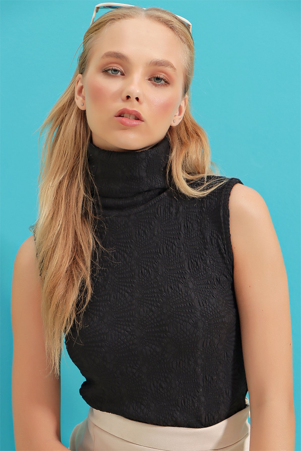 Kendinden Dokulu Balıkçı Halter Örme Bluz - Siyah