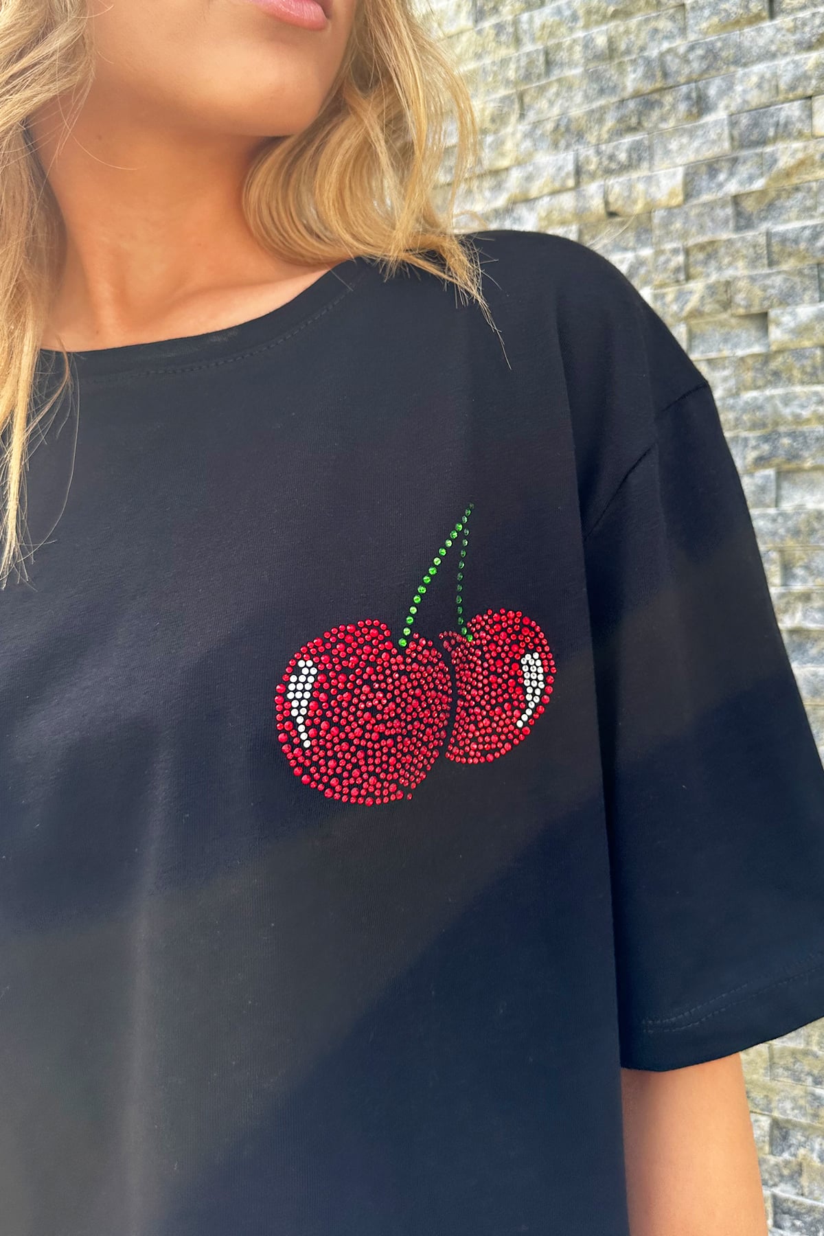 Kiraz Motifli Taşlı Crop Pamuk T-Shirt - Siyah