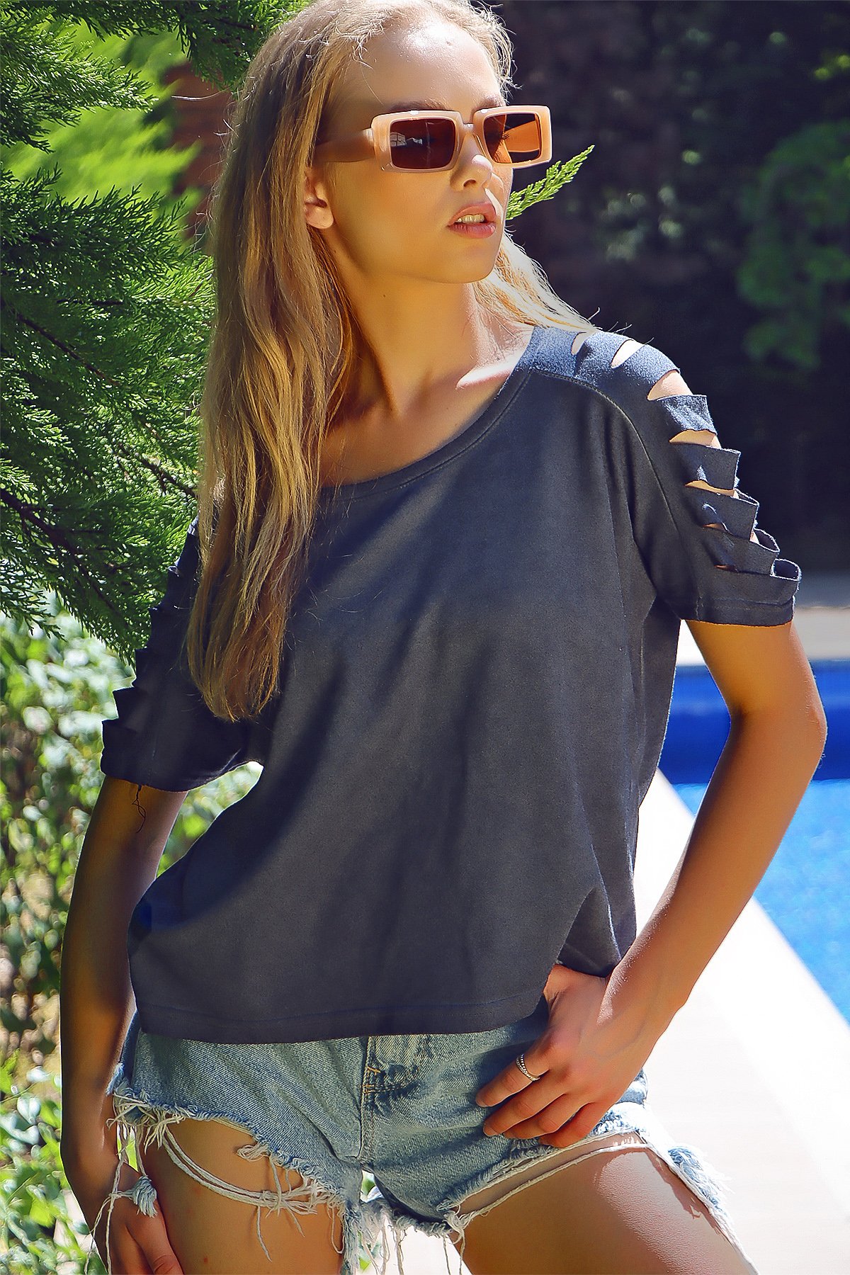 Kolları Lazer Kesimli Yıkamalı T-Shirt - Lacivert