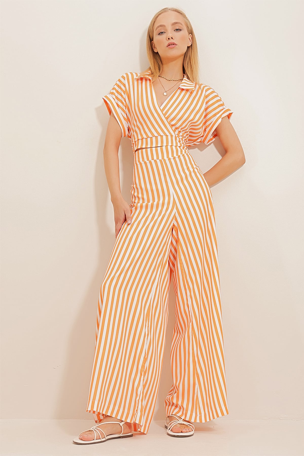 Kruvaze Yaka Çizgili Crop Bluz Ve Pantolon Takım - Turuncu