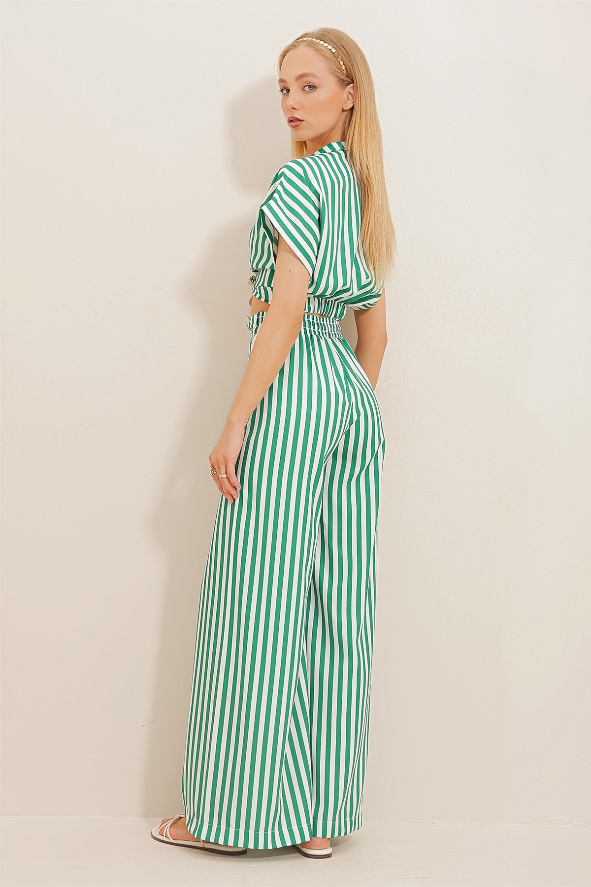 Kruvaze Yaka Çizgili Crop Bluz Ve Pantolon Takım - Yeşil