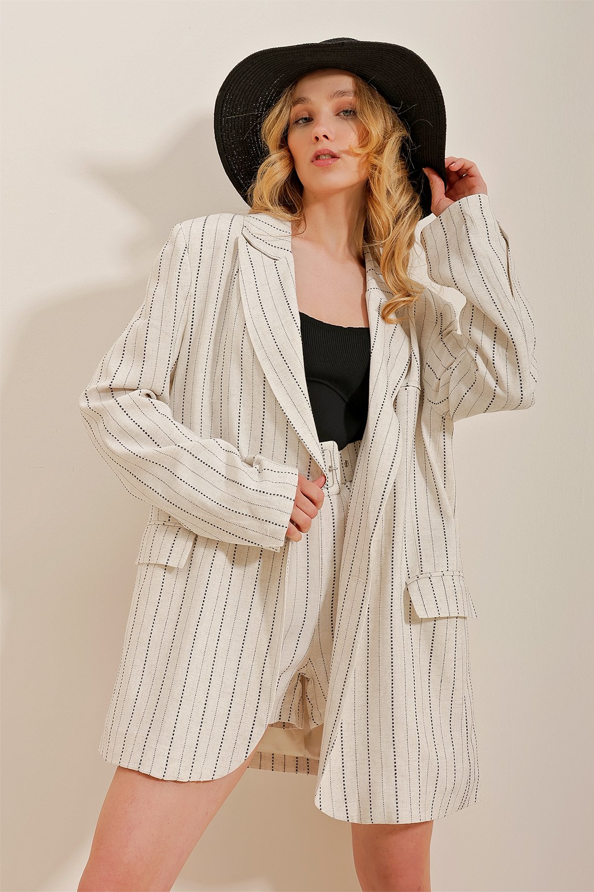 Kruvaze Yaka İçi Astarlı Blazer Ceket - KREM