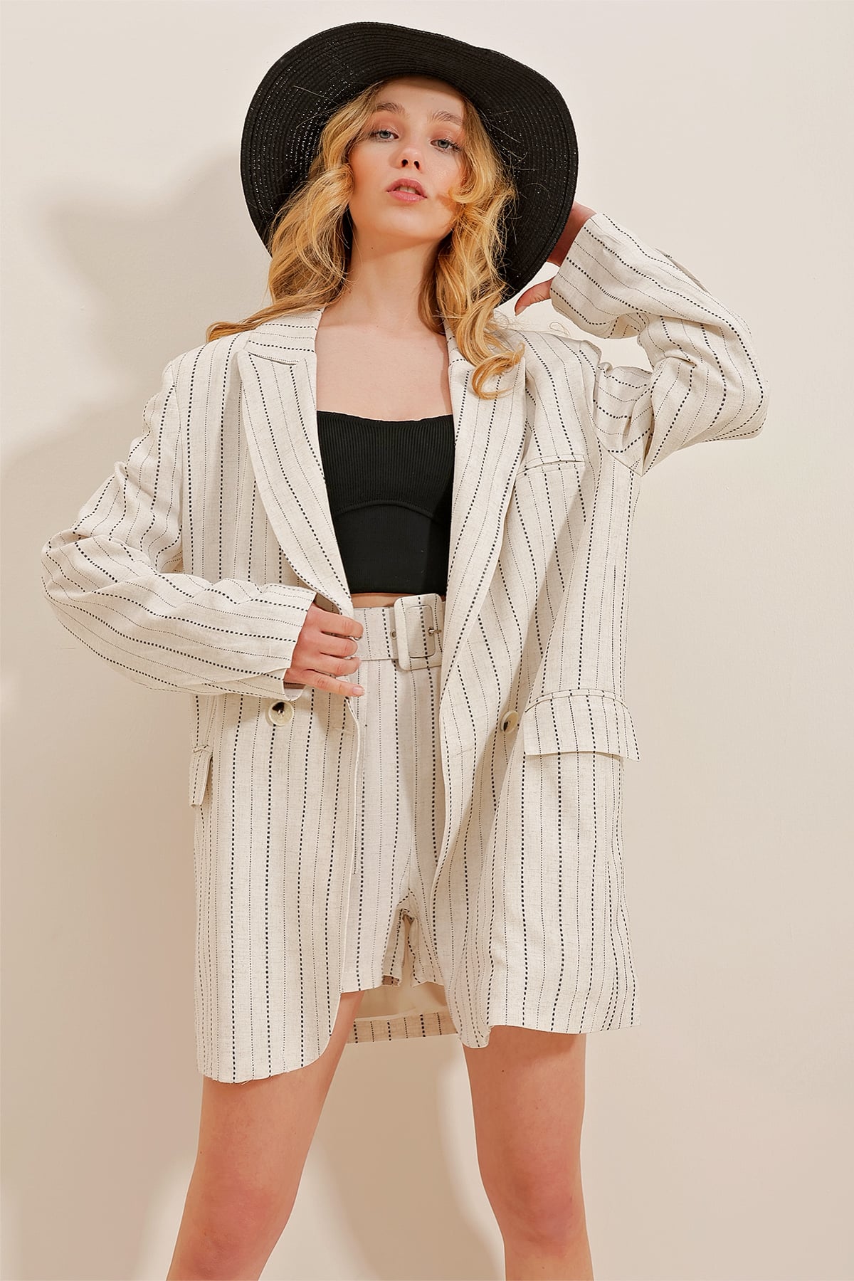Kruvaze Yaka İçi Astarlı Blazer Ceket - KREM