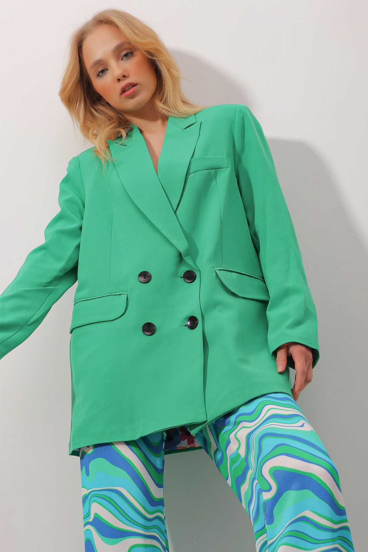 Kruvaze Yaka İçi Çiçek Desen Astarlı Oversize Blazer Ceket - YEŞİL