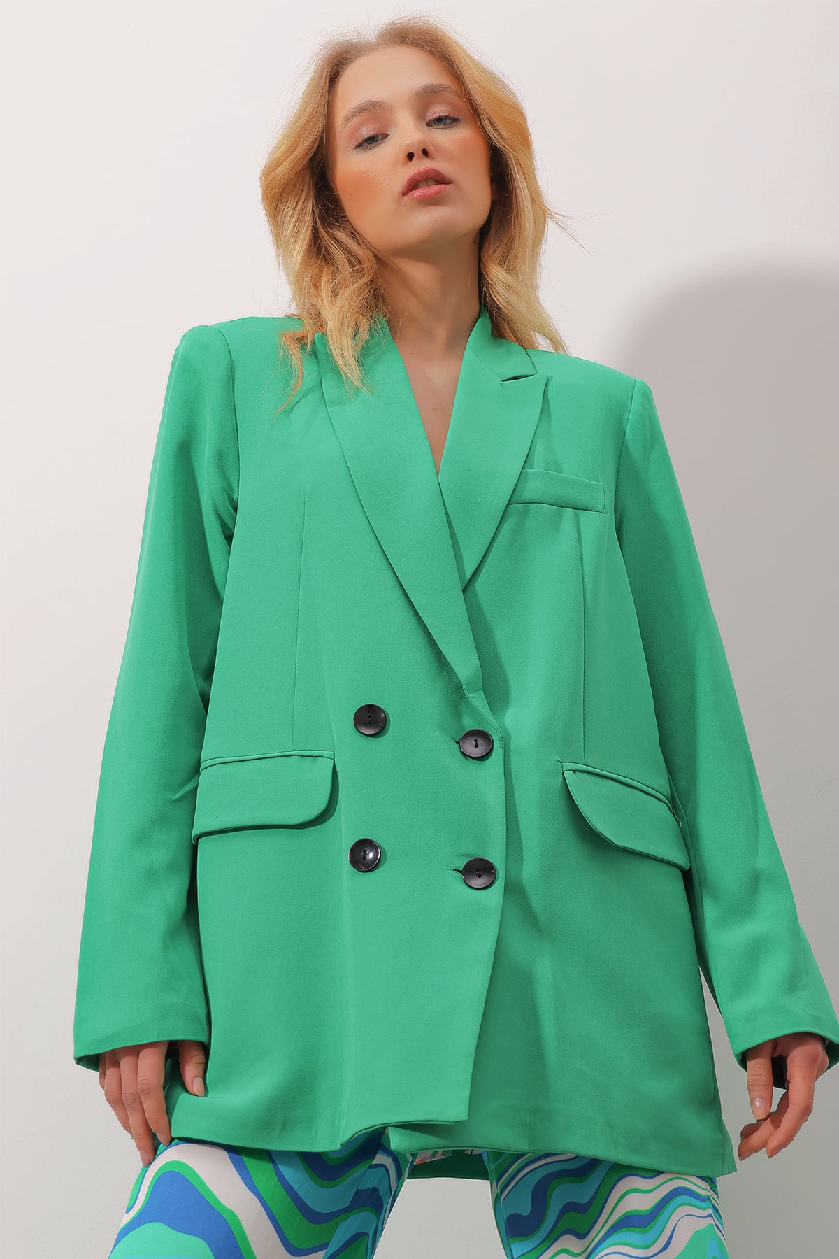 Kruvaze Yaka İçi Çiçek Desen Astarlı Oversize Blazer Ceket - YEŞİL
