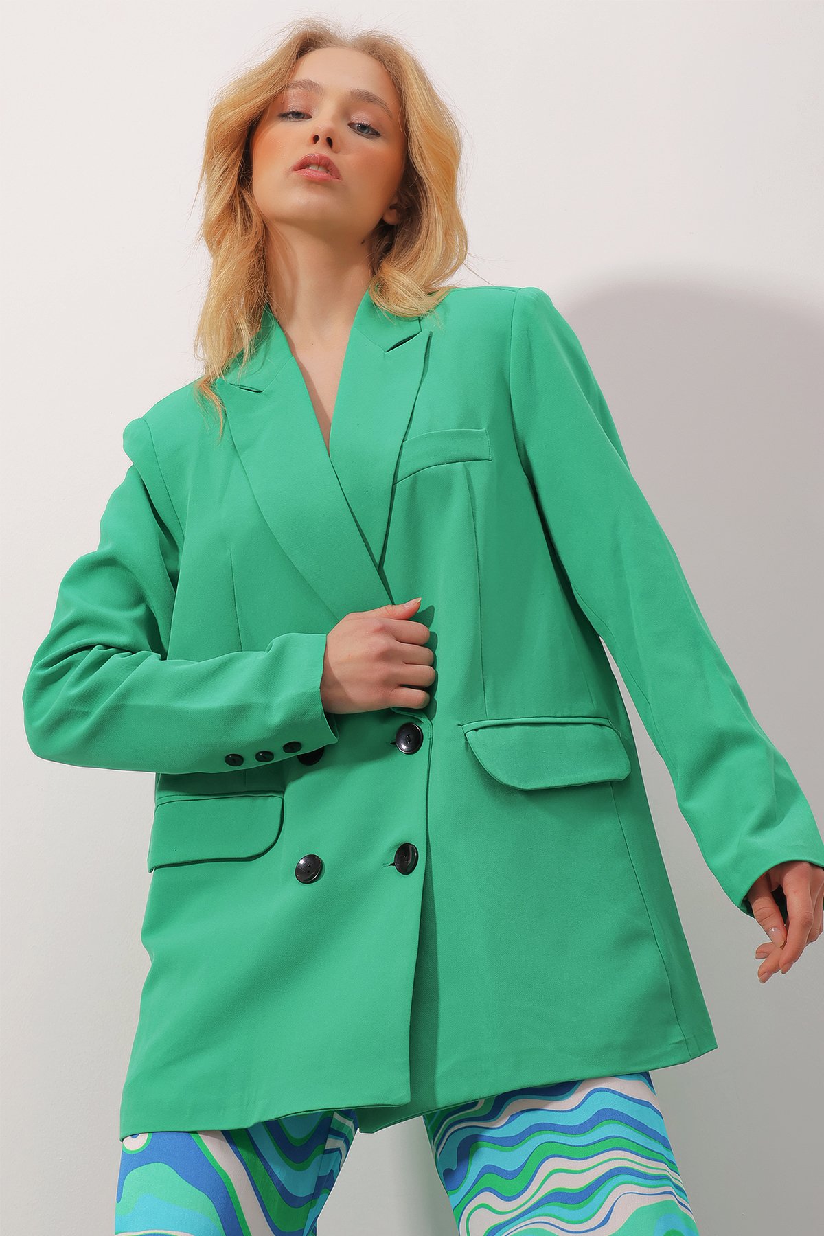 Kruvaze Yaka İçi Çiçek Desen Astarlı Oversize Blazer Ceket - YEŞİL