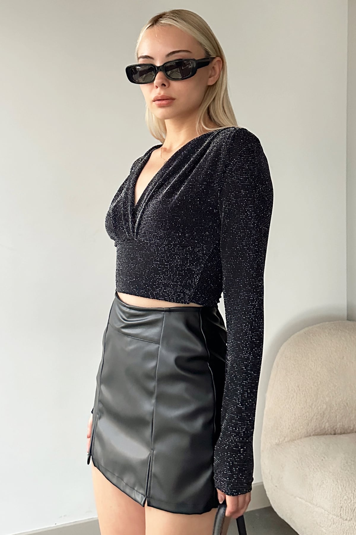 Kruvaze Yaka Simli Crop Bluz - Siyah