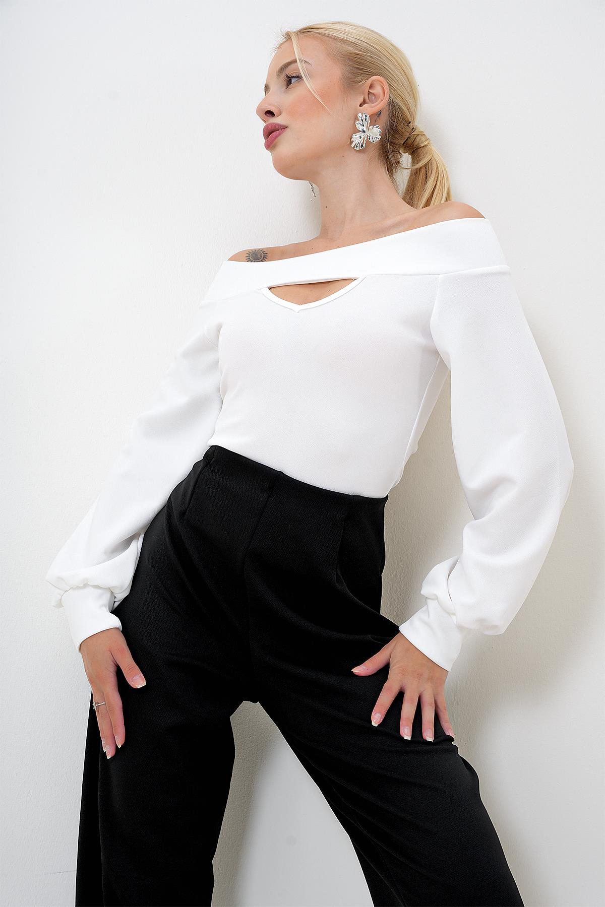 Madona Yaka Cut Out Detaylı Örme Bluz - BEYAZ