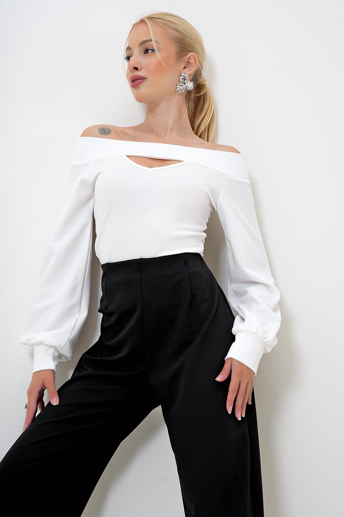Madona Yaka Cut Out Detaylı Örme Bluz - BEYAZ