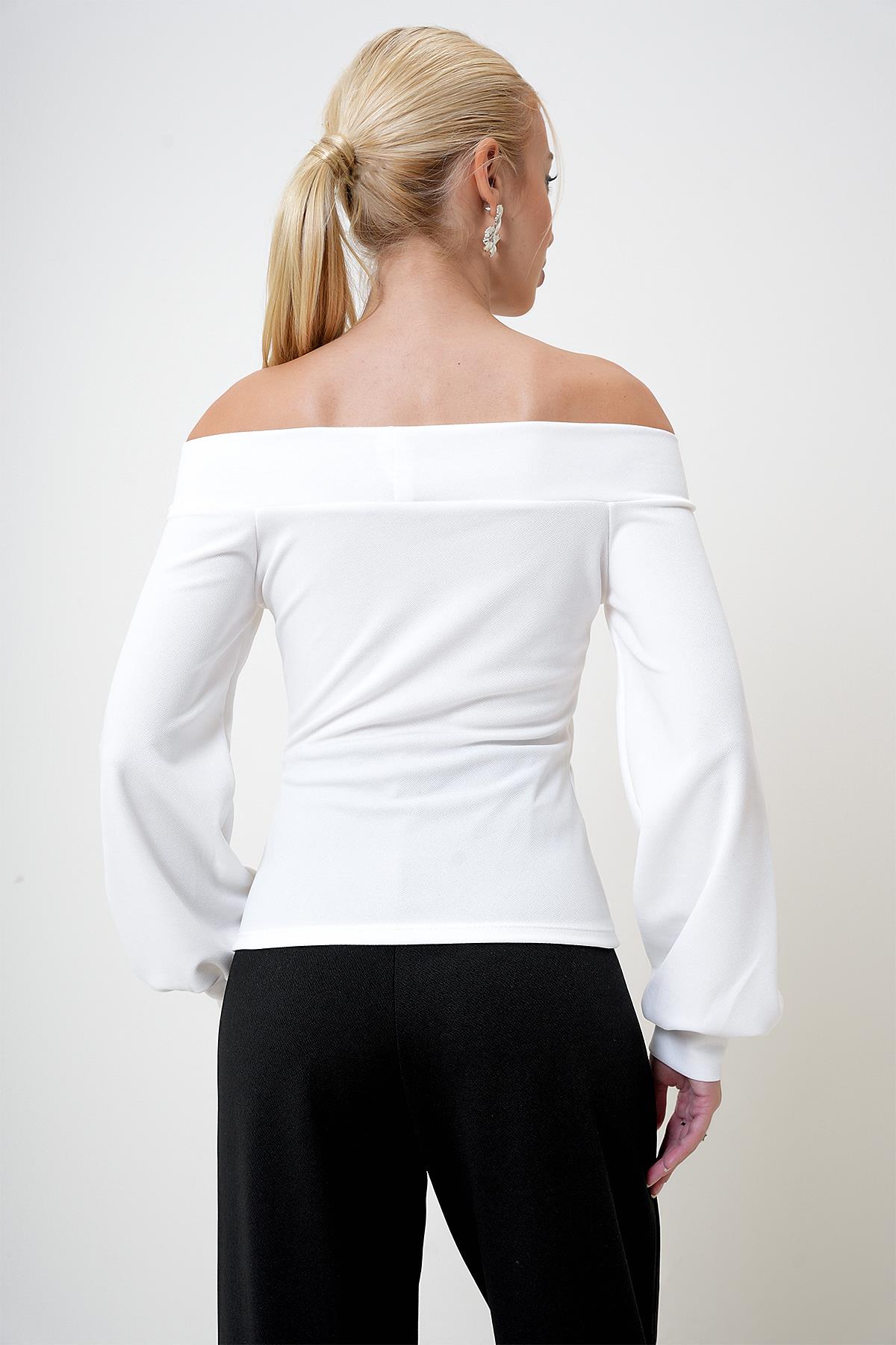Madona Yaka Cut Out Detaylı Örme Bluz - BEYAZ