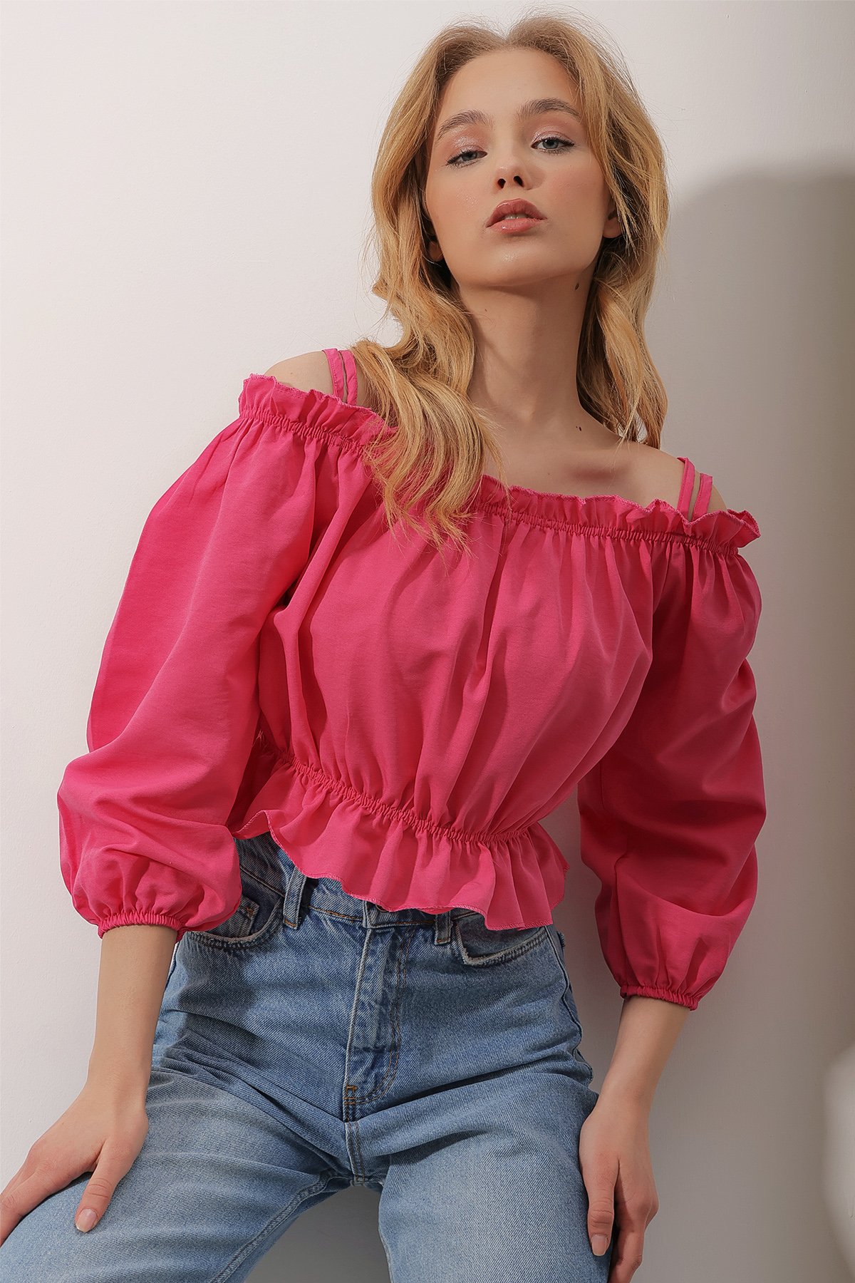 Madonna Yaka Askı Detaylı Poplin Crop Bluz - Fuşya