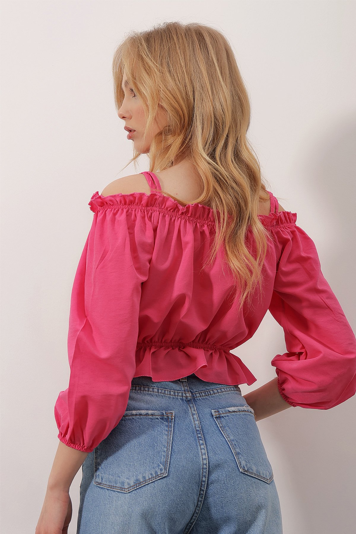Madonna Yaka Askı Detaylı Poplin Crop Bluz - Fuşya