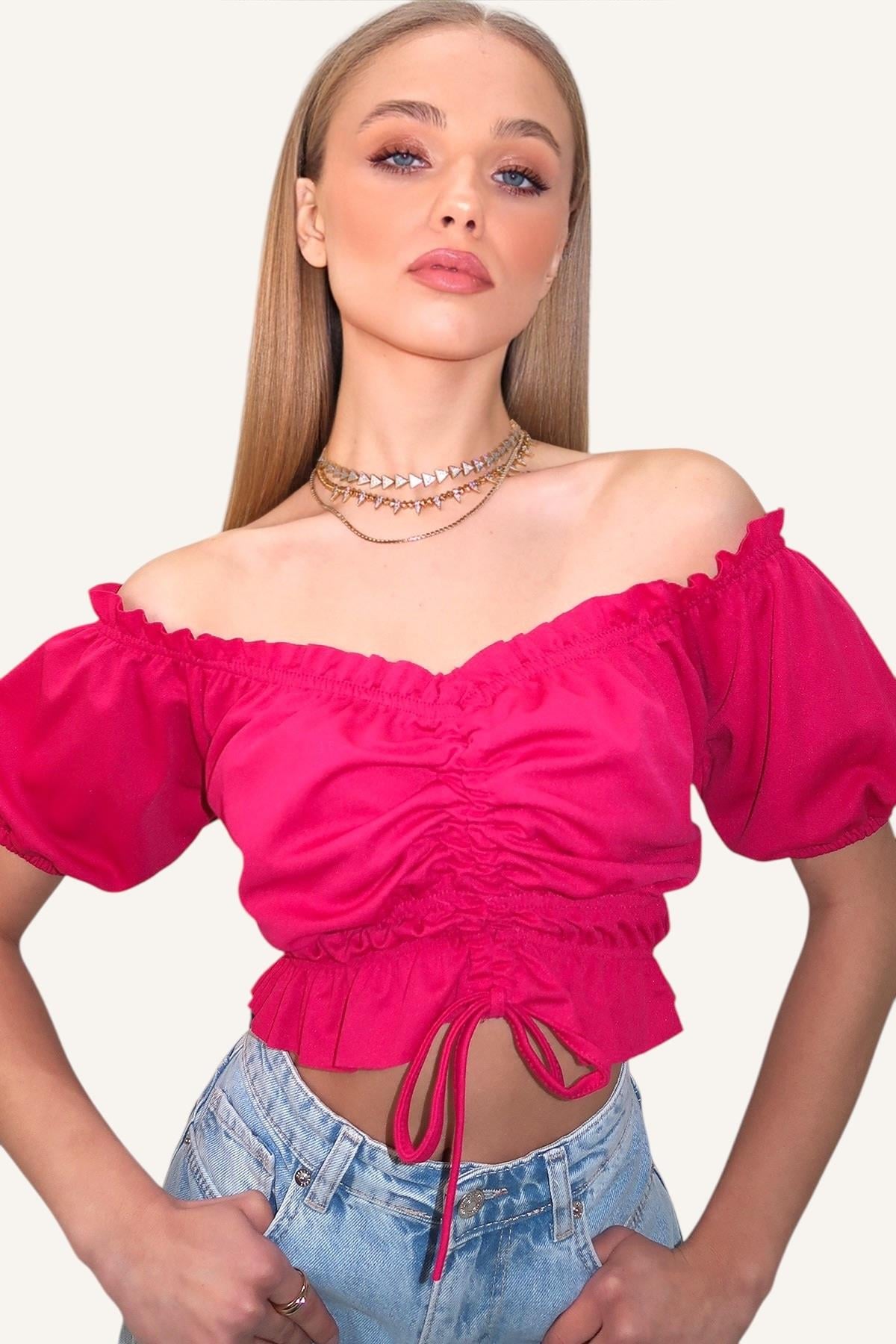 Madonna Yaka Beli Ve Kolları Lastikli Önü Büzgülü Crop Dokuma Bluz - Fuşya