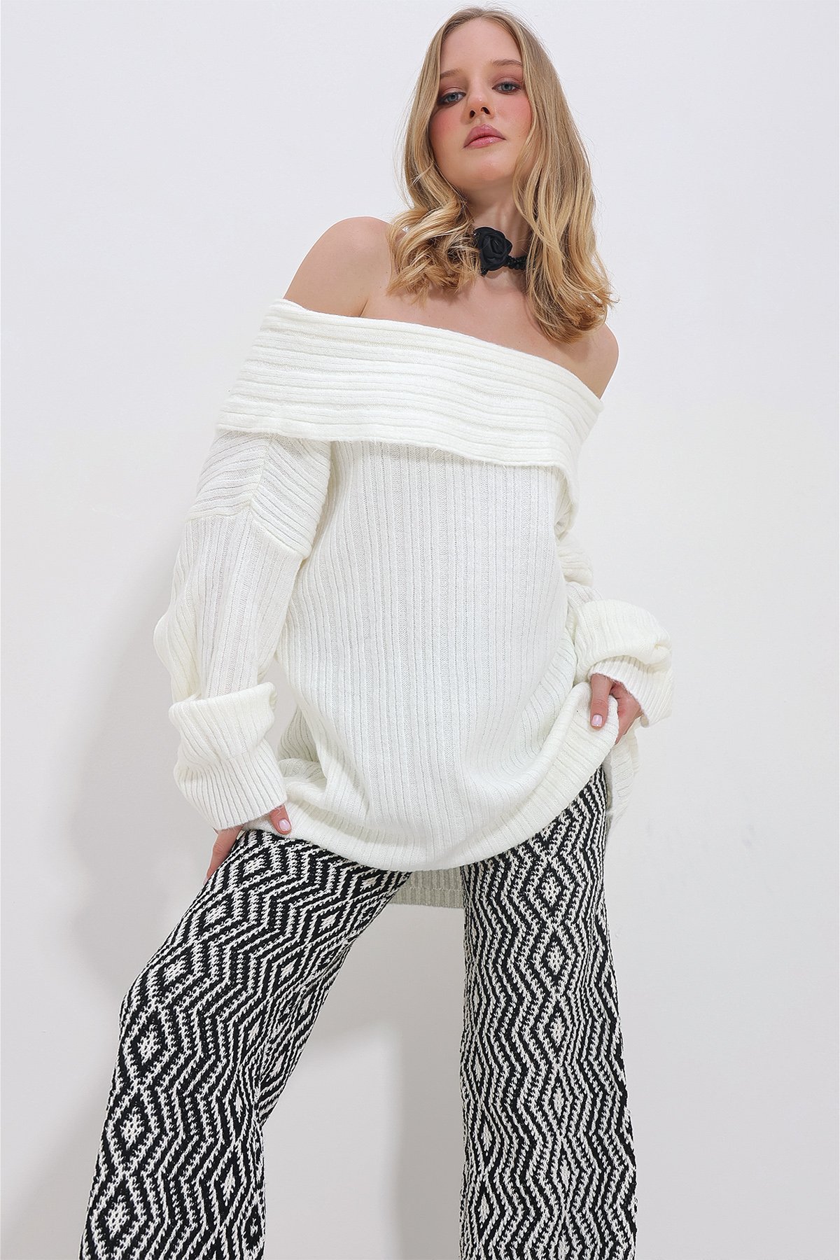 Madonna Yaka Fitilli Oversize Kazak - Ekru