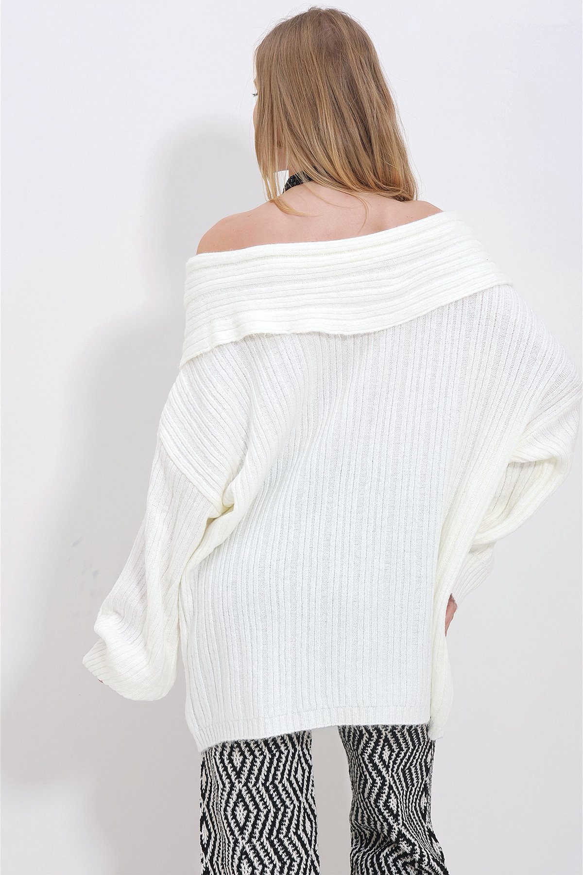 Madonna Yaka Fitilli Oversize Kazak - Ekru