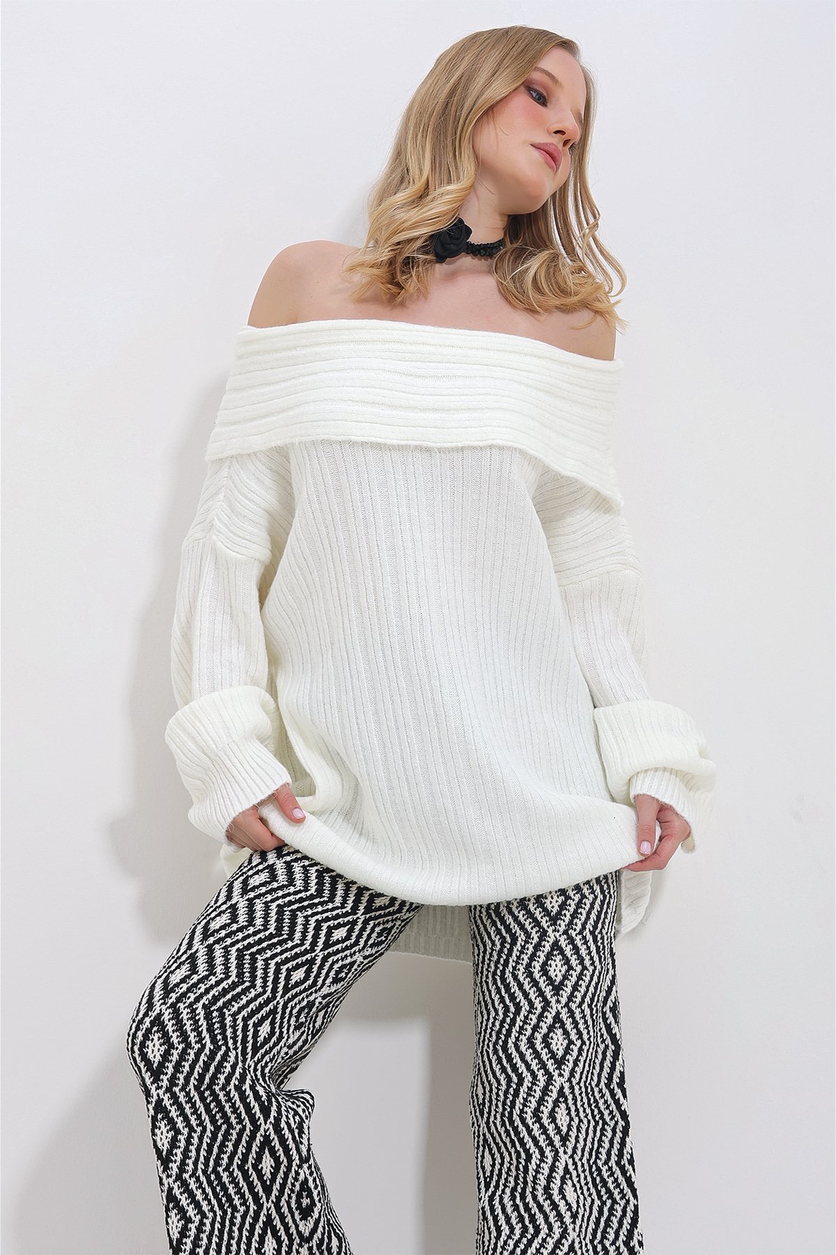 Madonna Yaka Fitilli Oversize Kazak - Ekru