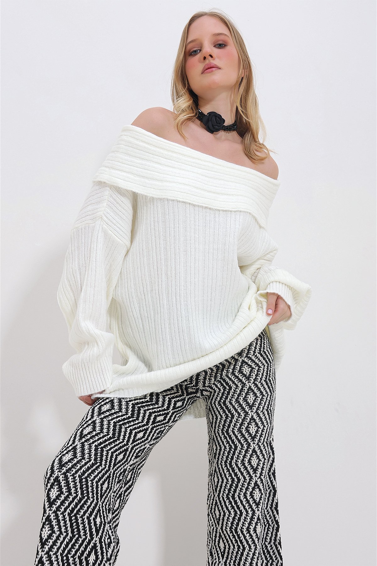 Madonna Yaka Fitilli Oversize Kazak - Ekru