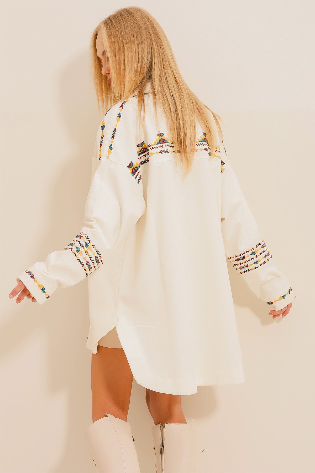 Nakış İşlemeli Gabardin Oversize Gömlek Ceket - Ekru