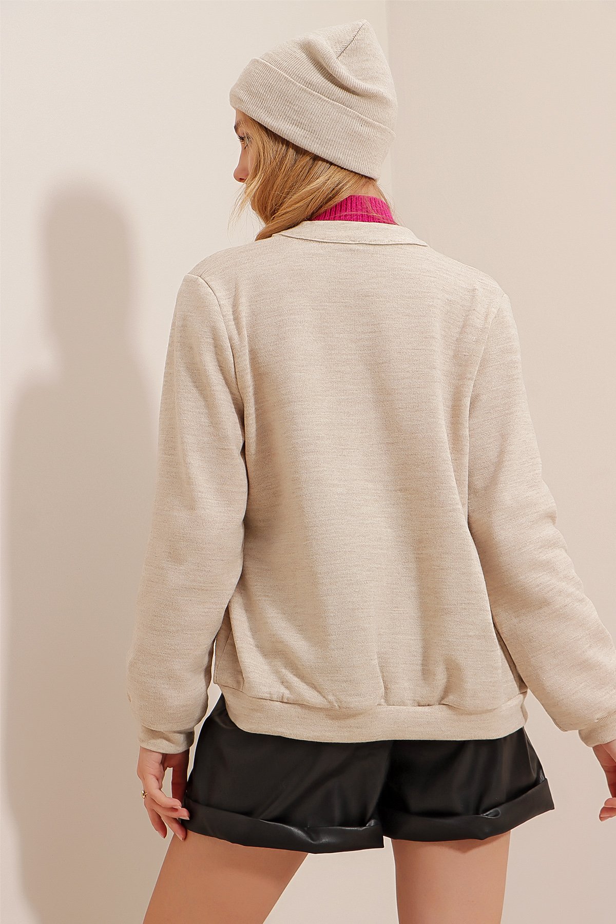 Nakış İşlemeli Önü Düğmeli Triko Hırka - BEJ