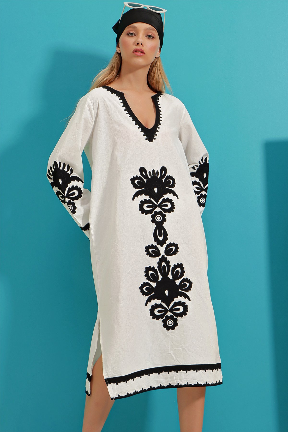 Nakış İşlemeli Poplin Elbise - Beyaz