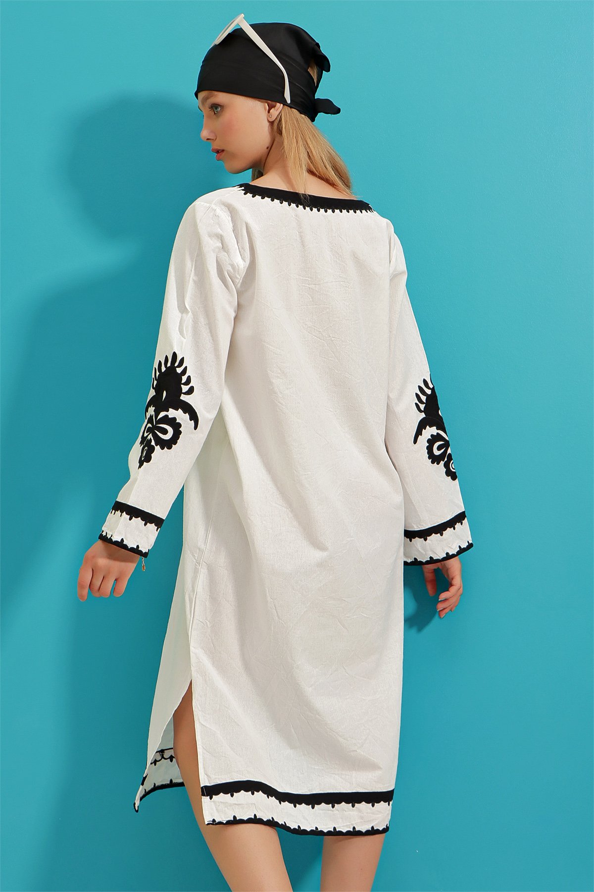 Nakış İşlemeli Poplin Elbise - Beyaz