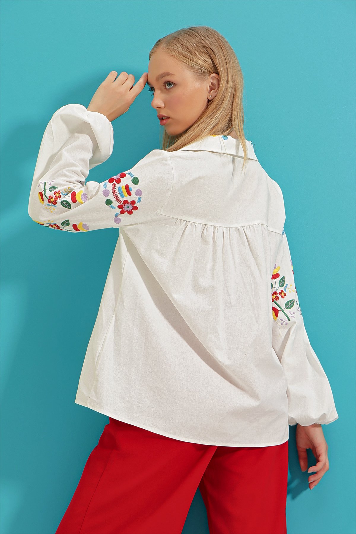 Nakış İşlemeli Poplin Gömlek - Beyaz