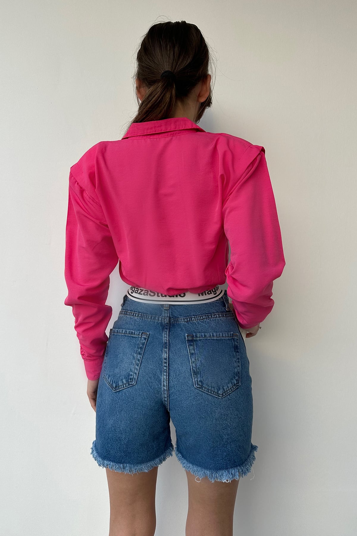 Omzu Vatkalı Kolları Büzgülü Bel Lastikli Crop Poplin Gömlek - FUŞYA