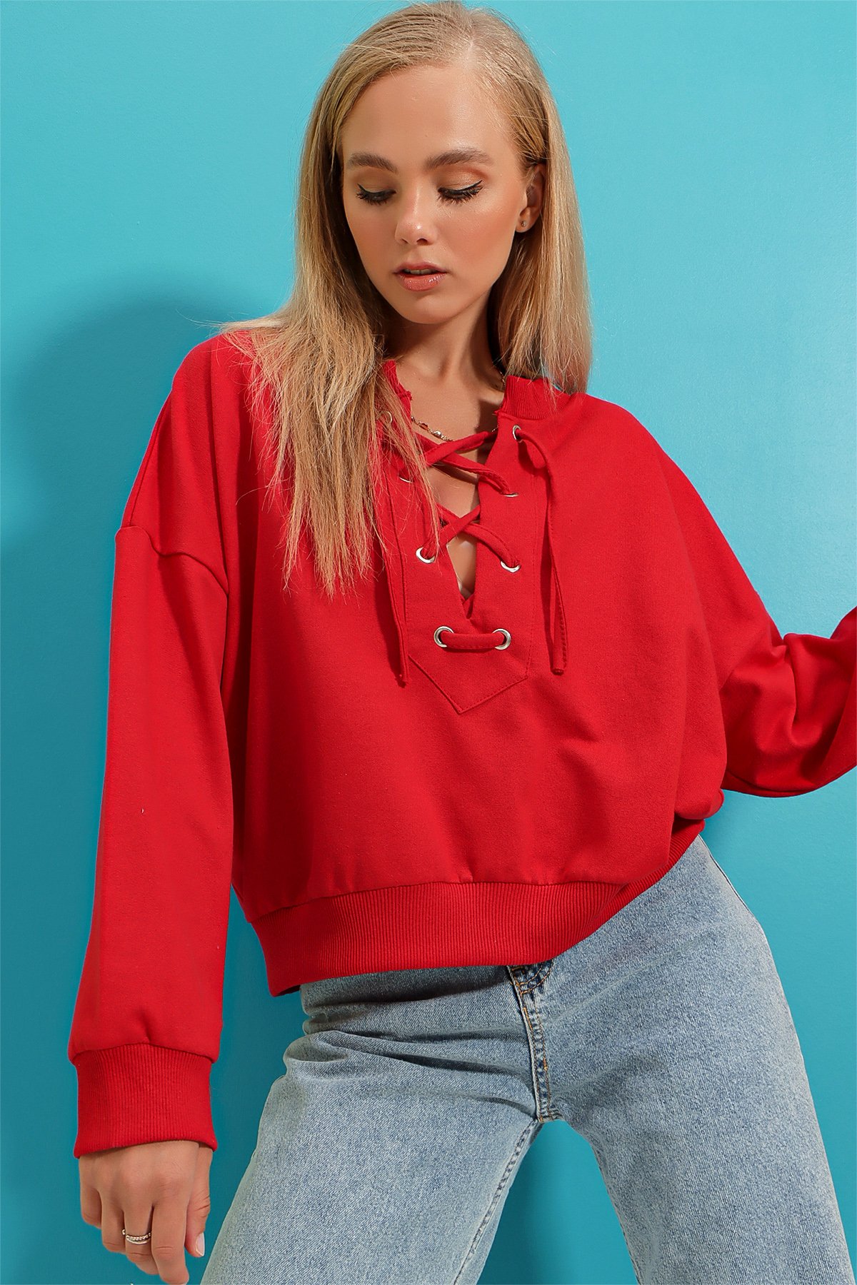 Önü Bağcıklı Oversıze Sweatshirt - Kırmızı