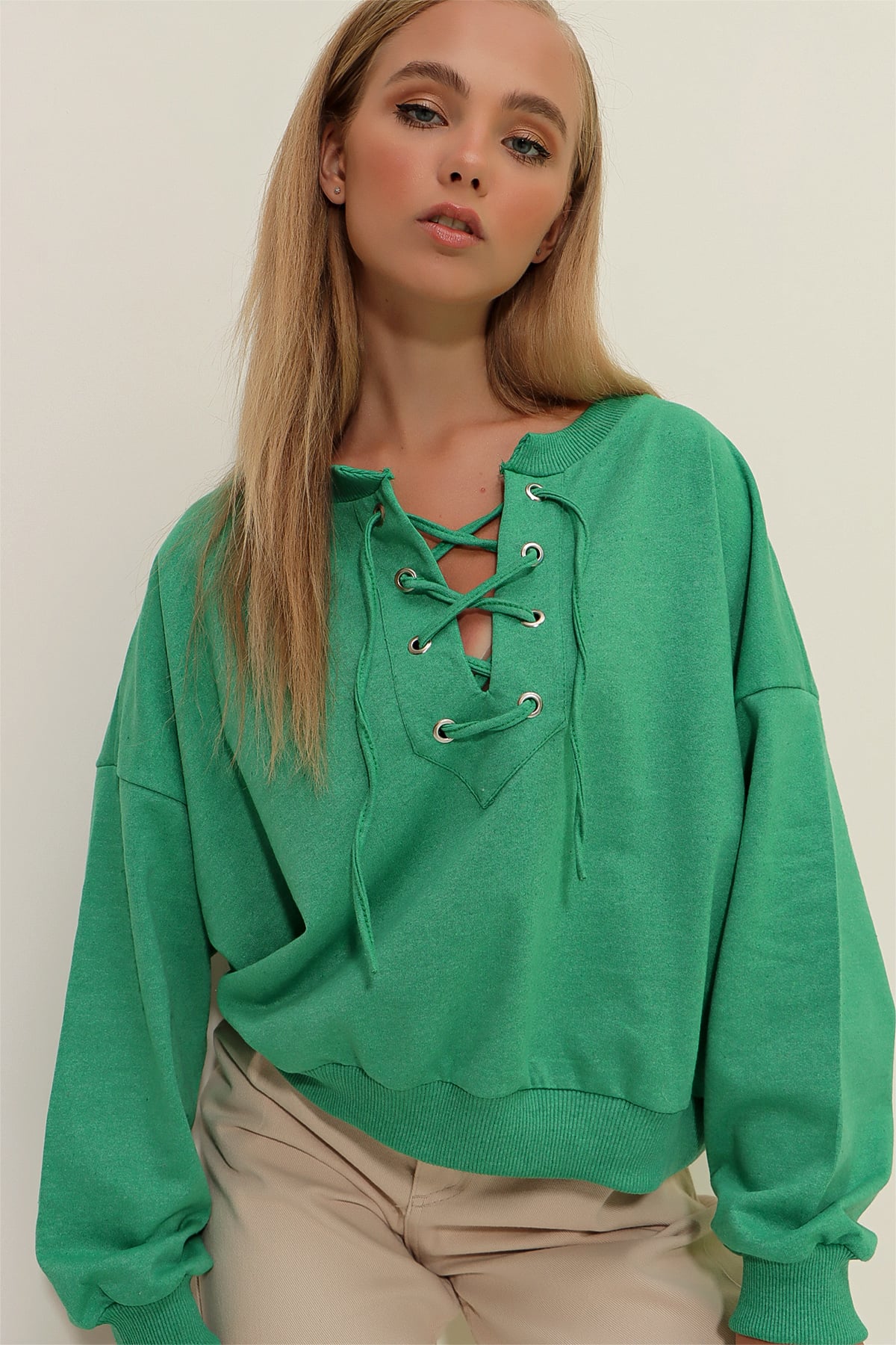 Önü Bağcıklı Oversıze Sweatshirt - Yeşil